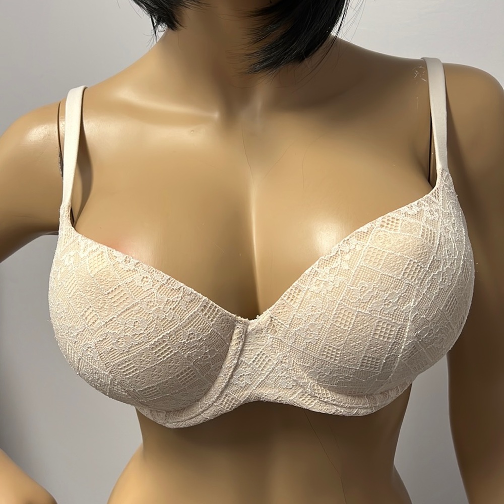 NWOT Body By Victoria Secret Lined Demi Demi Bra S34DD